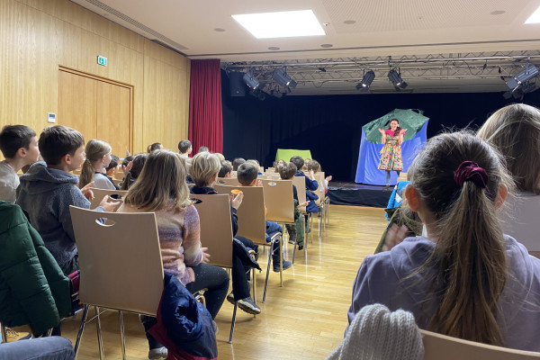 Theater: Die kleine Raupe Nimmersatt2