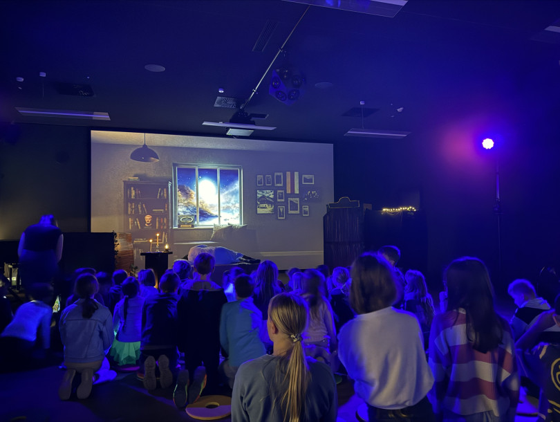 Theater_Tonis Zeitreise durch Ktn2
